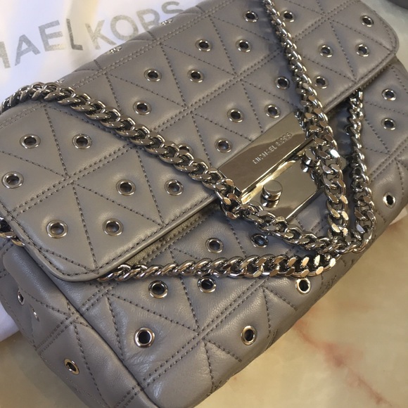 ‼️SALE Like NEW Michael Kors crossbody/shoulder chain bag - Picture 2 of 15